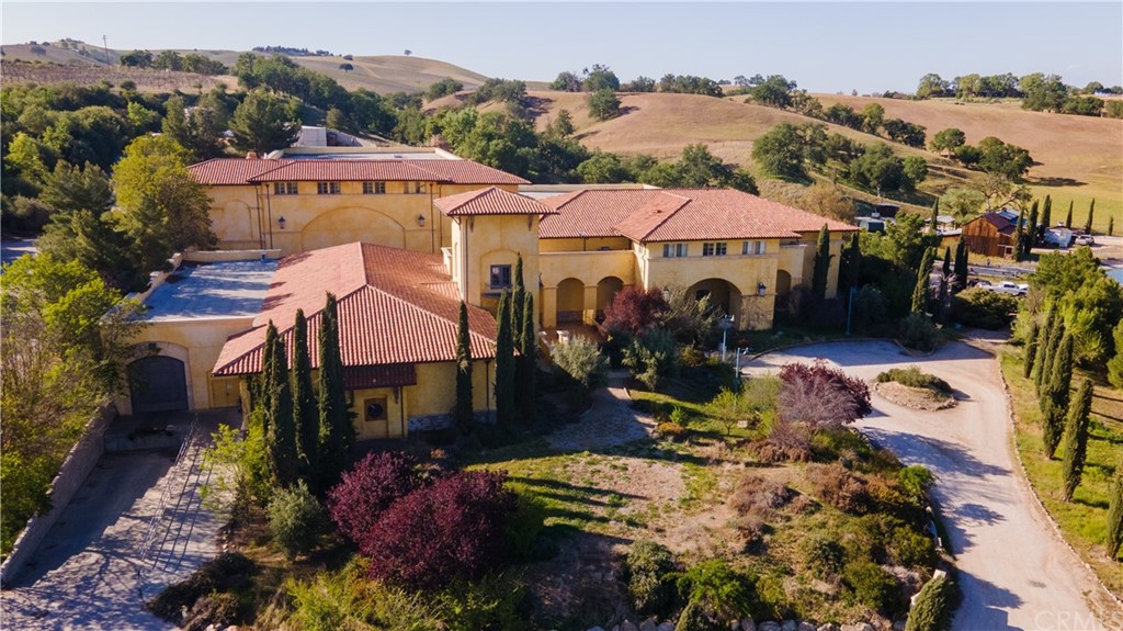 2380 Live Oak Road Paso Robles, CA 93446 - Photo 2 of 20 an aerial view of a houses