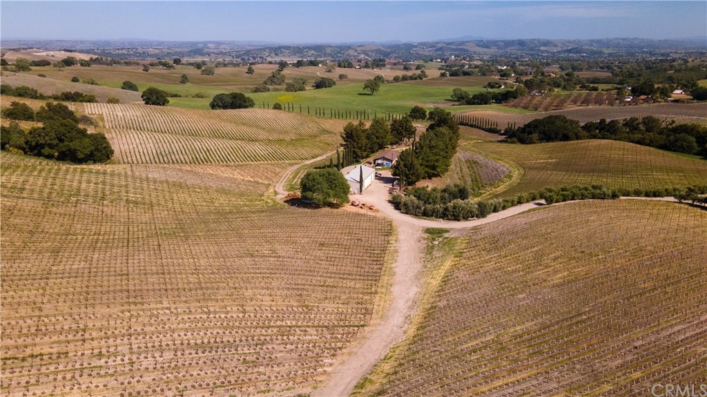 2380 Live Oak Road Paso Robles, CA 93446 - Photo 12 of 20 a view of a city