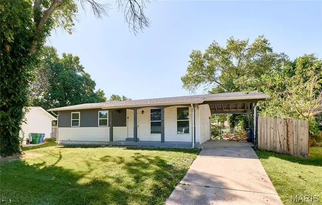 $1,500 | 2498 Carousel Court, Florissant, MO 63031