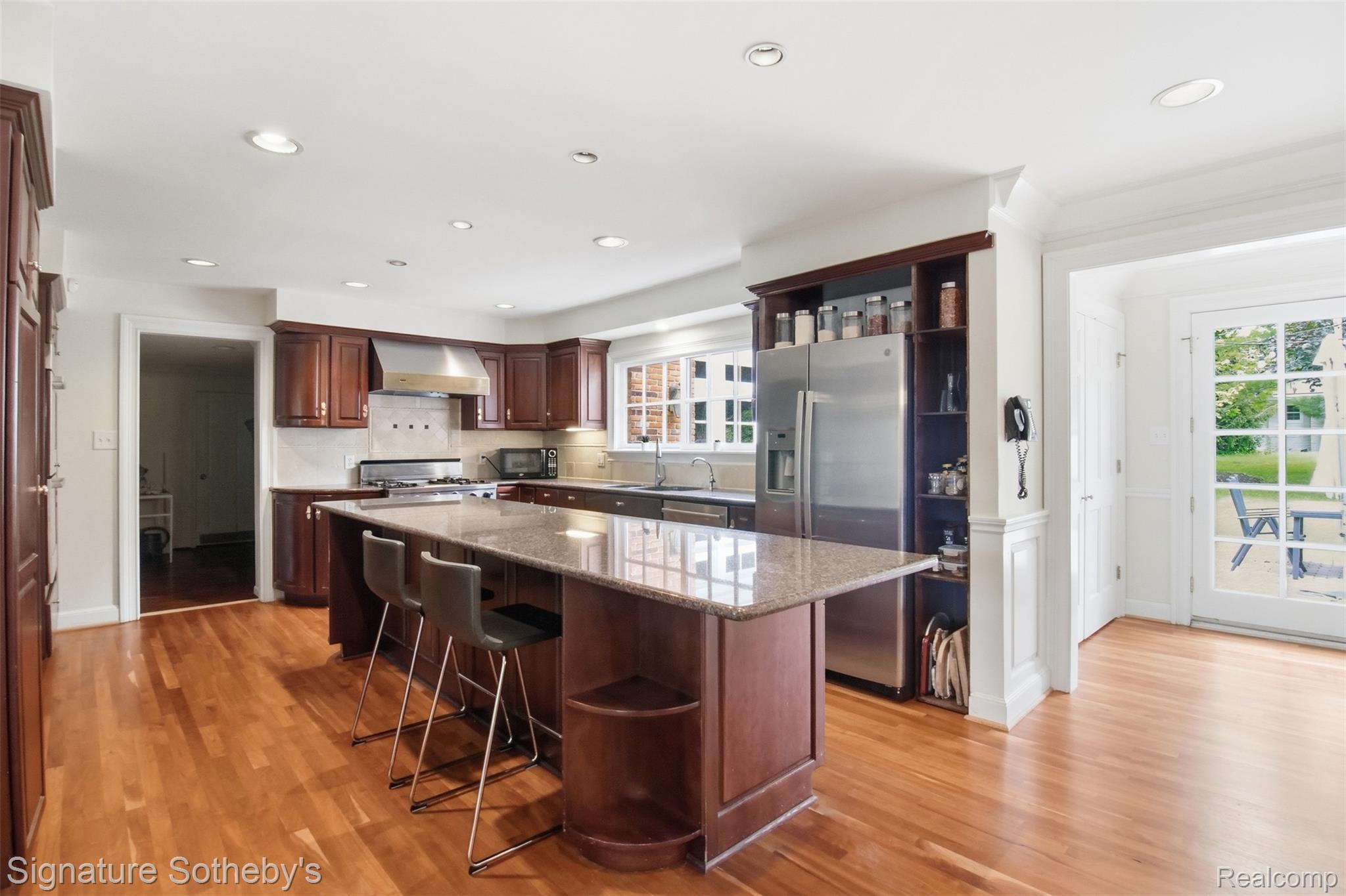 4784 Walnut Lake Road Bloomfield Hills, MI 48301 - Photo 4 of 17 Kitchen