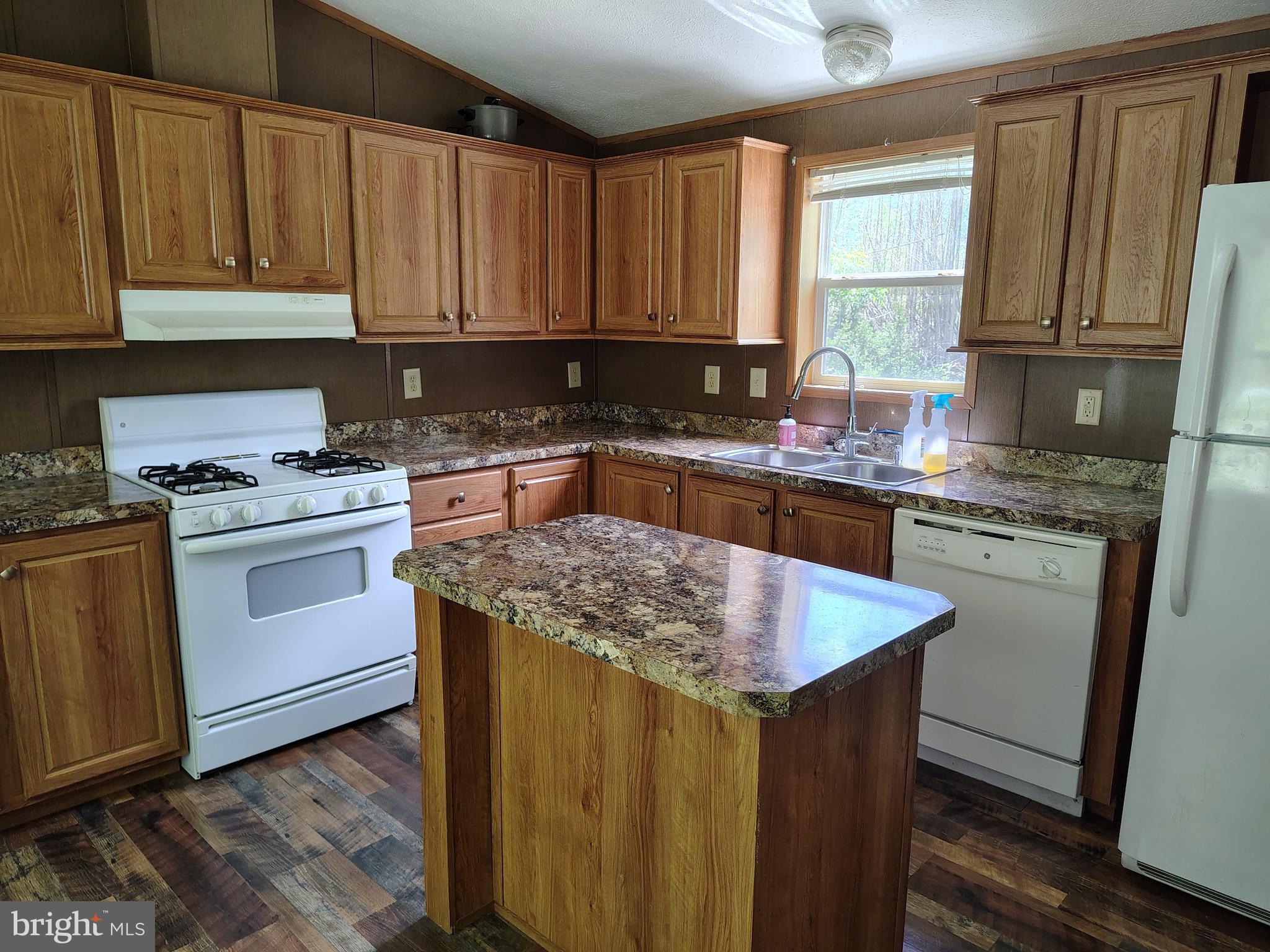 1050 Creek Rd. Port Royal, PA 17082 - Photo 7 of 33