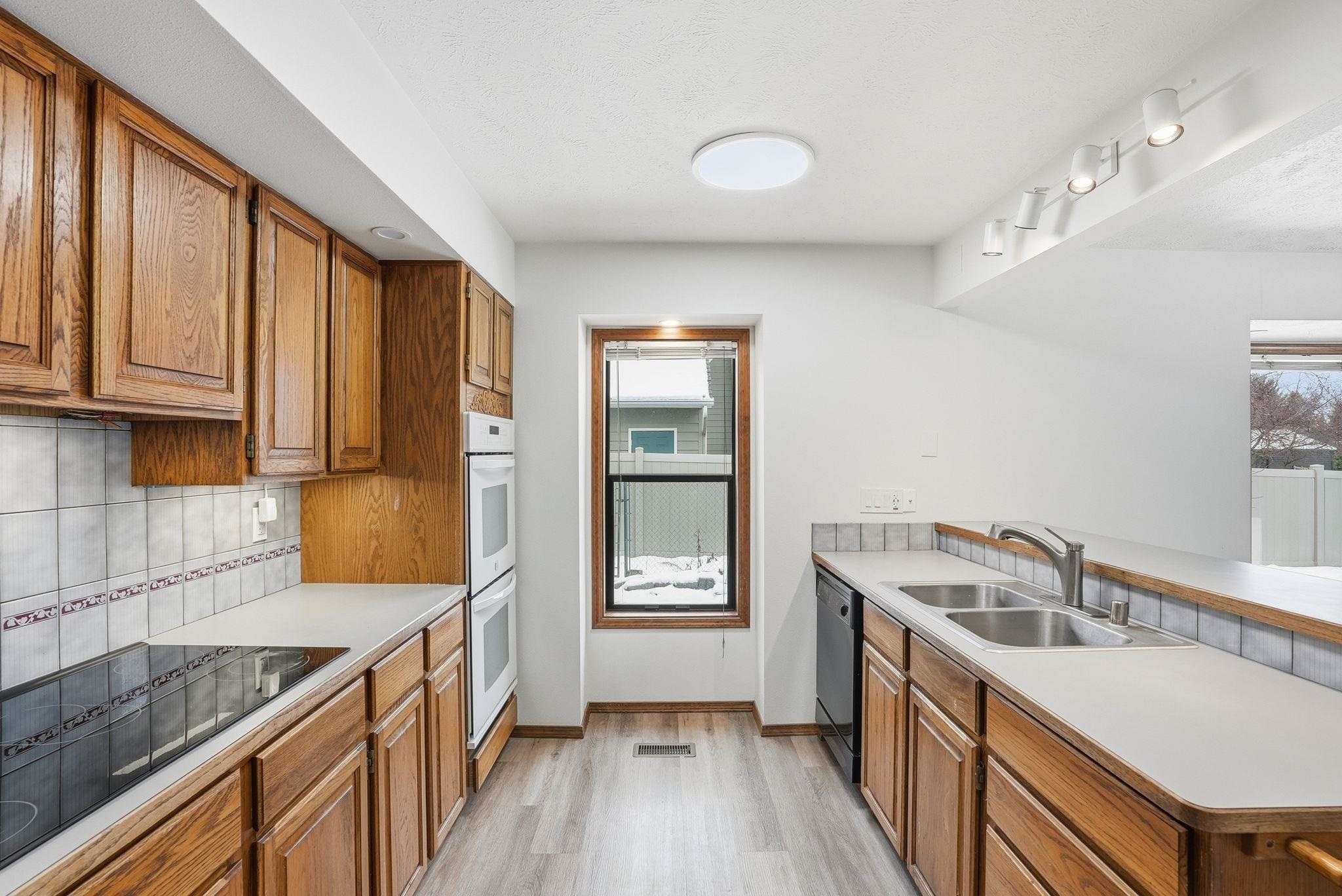 6314 South Ray Court Spokane, WA 99223 - Photo 11 of 48