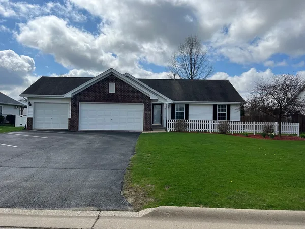 $285,000 | 2096 Edge Rock Road, Rockton, IL 61072