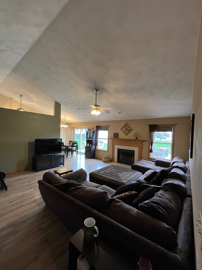 2096 Edge Rock Road Rockton, IL 61072 - Photo 8 of 26