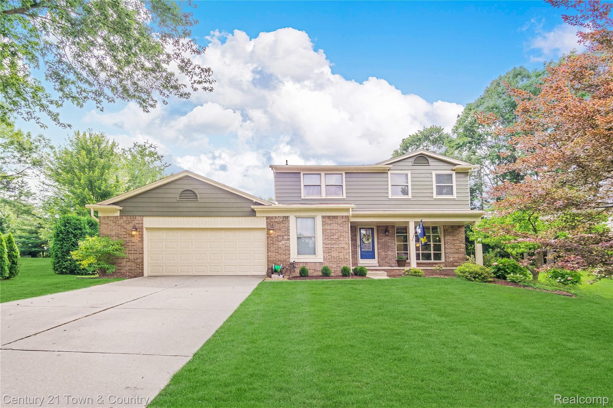 548 Ten Point Drive Rochester, MI 48309 - Photo 1 of 46 Exteriors (2 of 9).jpg