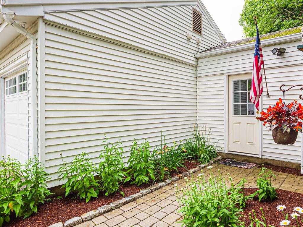 8 Mark Road Sharon, MA 02067 - Photo 3 of 24 Gallery Image 3