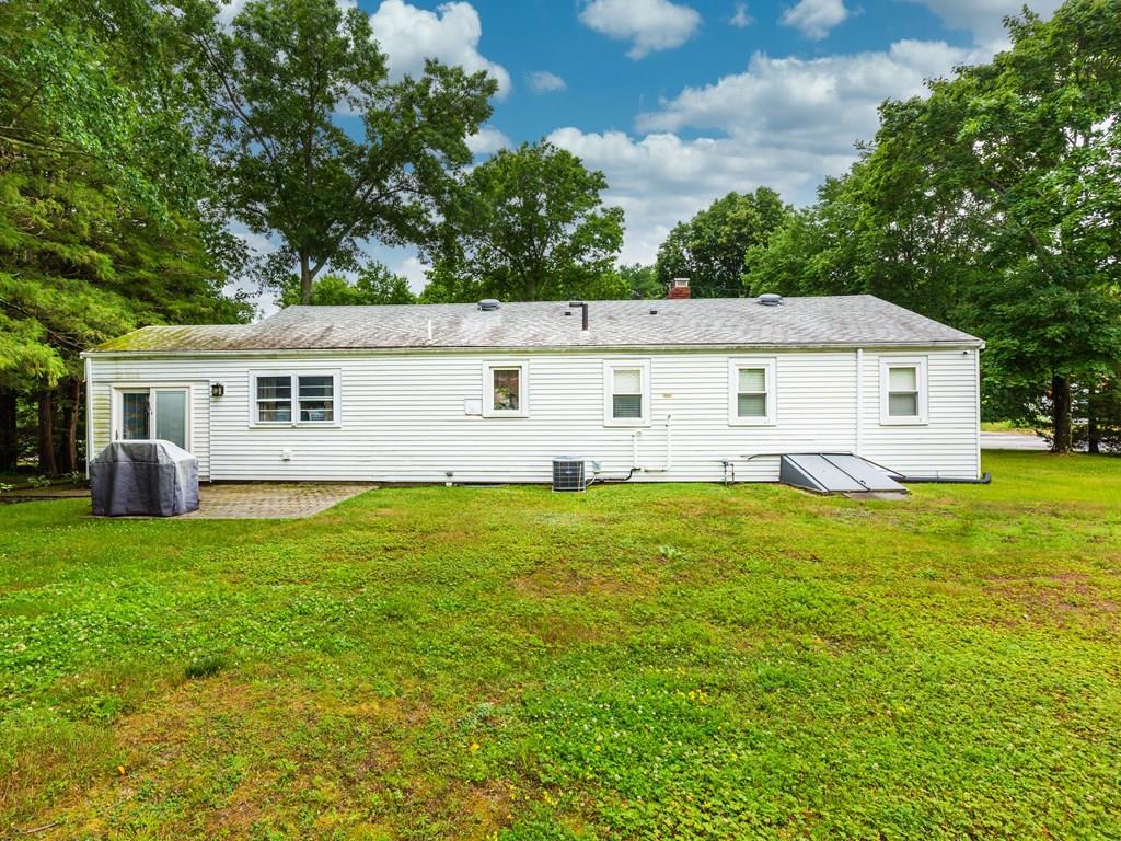 8 Mark Road Sharon, MA 02067 - Photo 5 of 24 Gallery Image 5