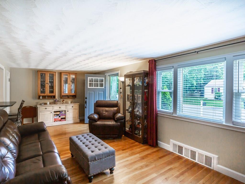 8 Mark Road Sharon, MA 02067 - Photo 9 of 24 Gallery Image 9