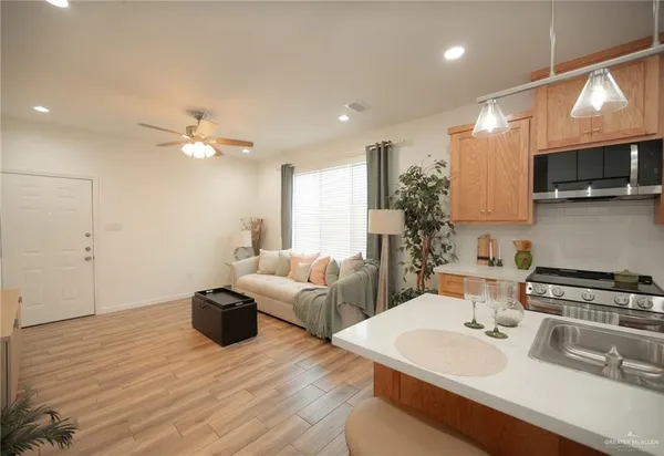 $1,150 | 2108 East San Andrea Street, Unit 1, Edinburg, TX 78542