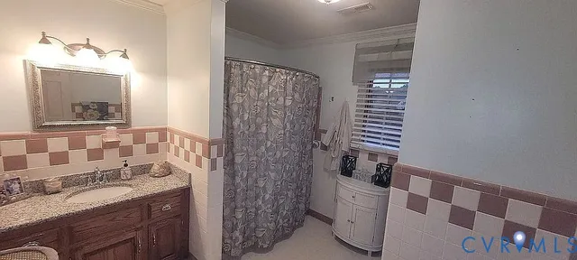 $450,000 | 2660 North Oak Lane, West Point, VA 23181