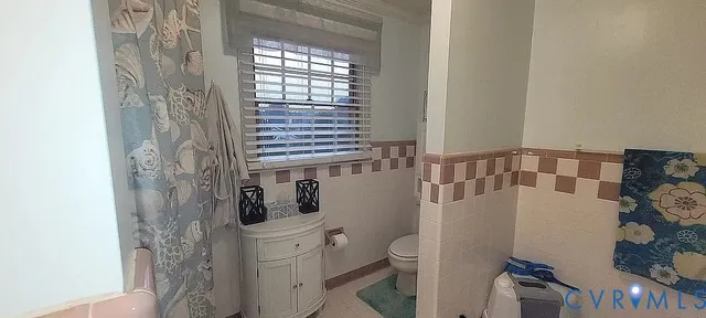 $450,000 | 2660 North Oak Lane, West Point, VA 23181