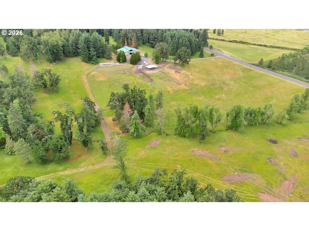 30898 Camas Swale Road Creswell, OR 97426 - Photo 5 of 48