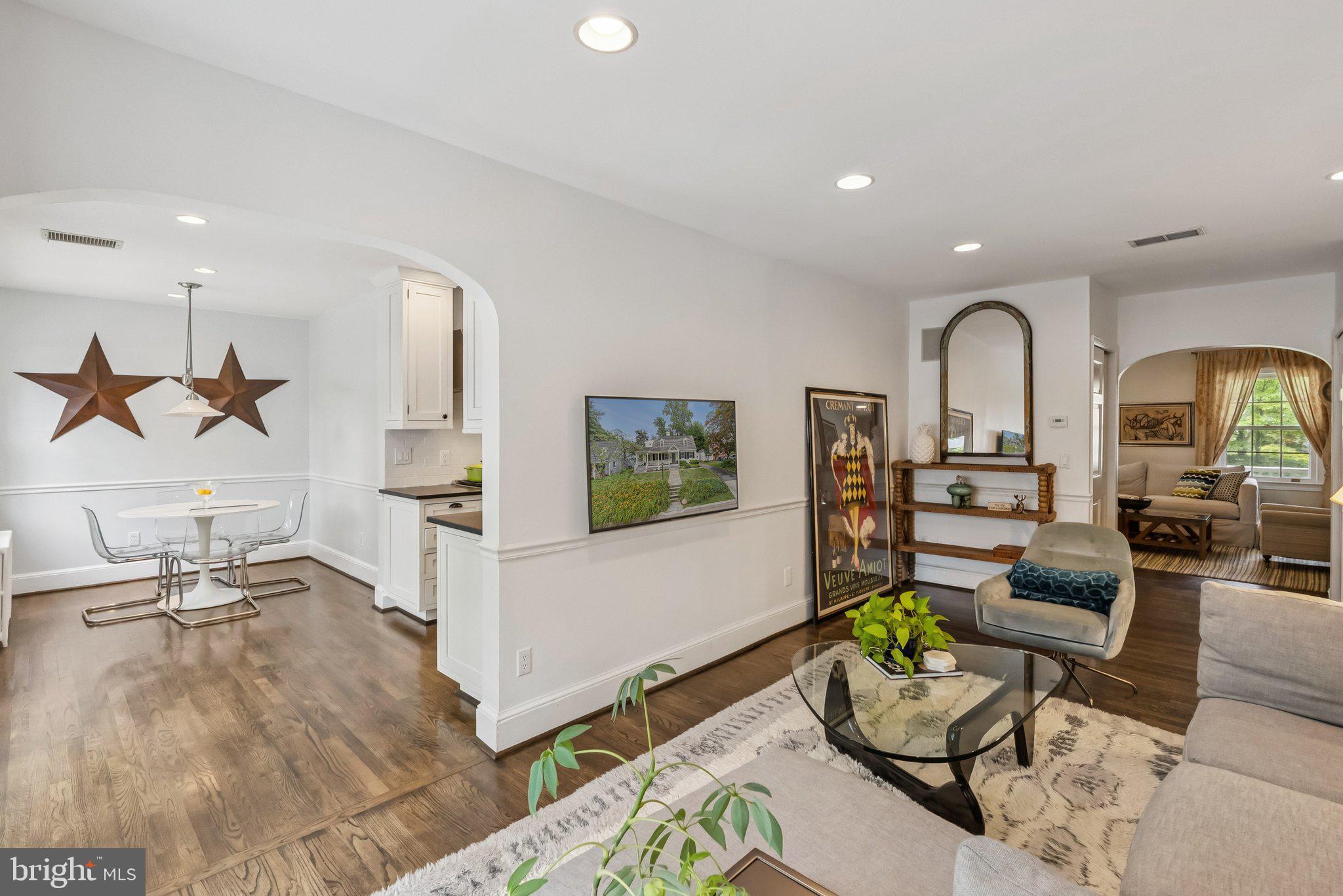 8109 Custer Road Bethesda, MD 20814 - Photo 12 of 54 a living room with furniture