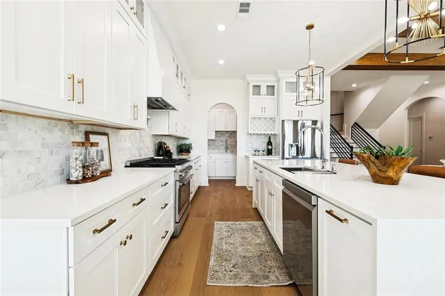 $749,900 | 1616 Green Acres Road, Metairie, LA 70003