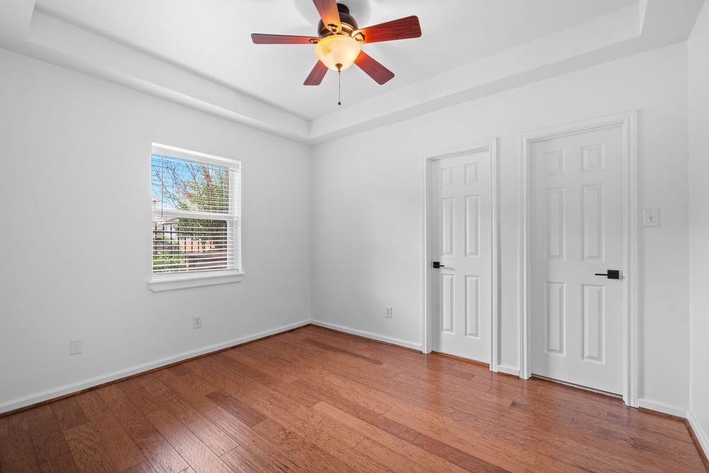 1128 West 26th Street Houston, TX 77008 - Photo 7 of 48 En-suite. 1st. Floor