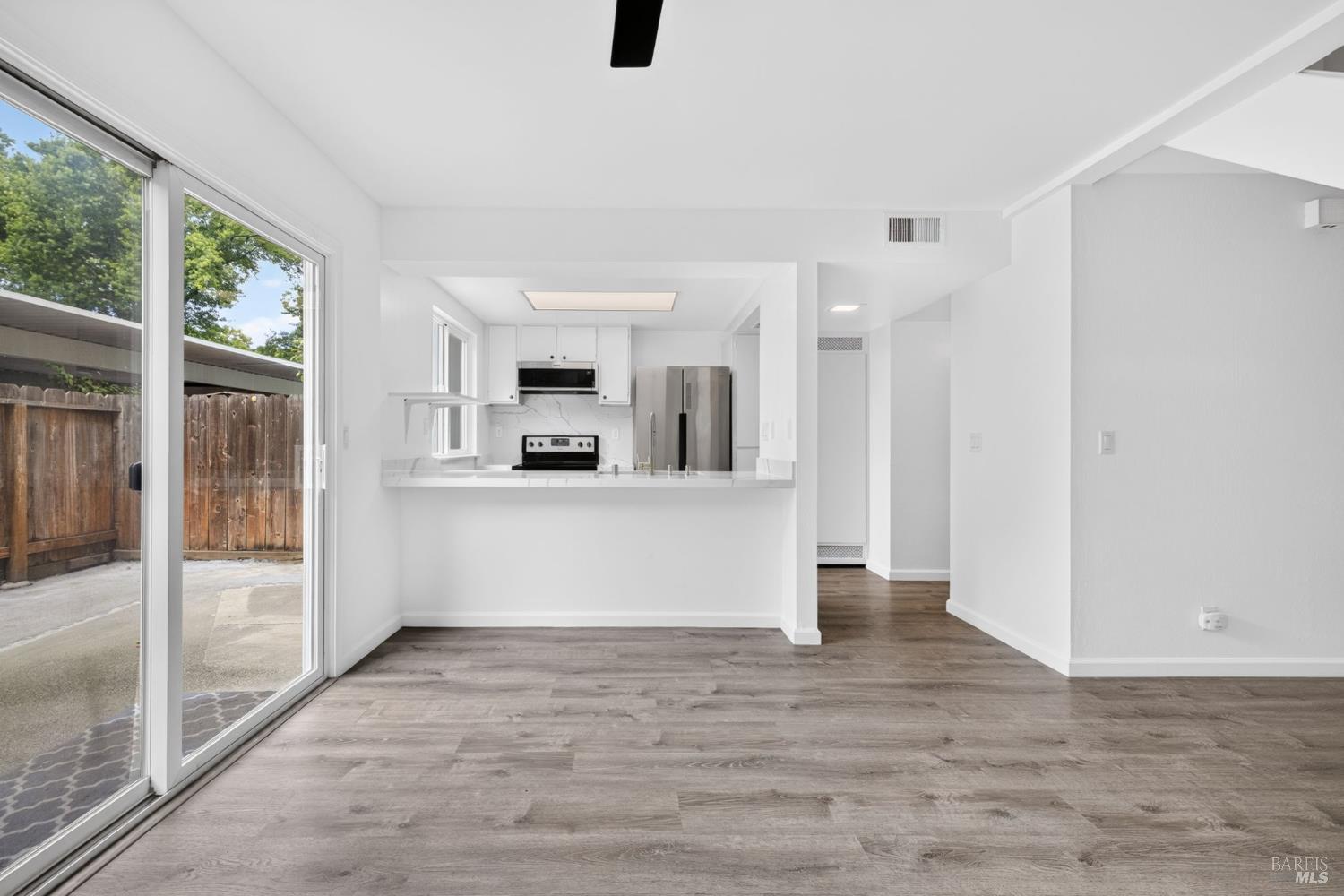 916 Sunnybrae Lane Novato, CA 94947 - Photo 6 of 27