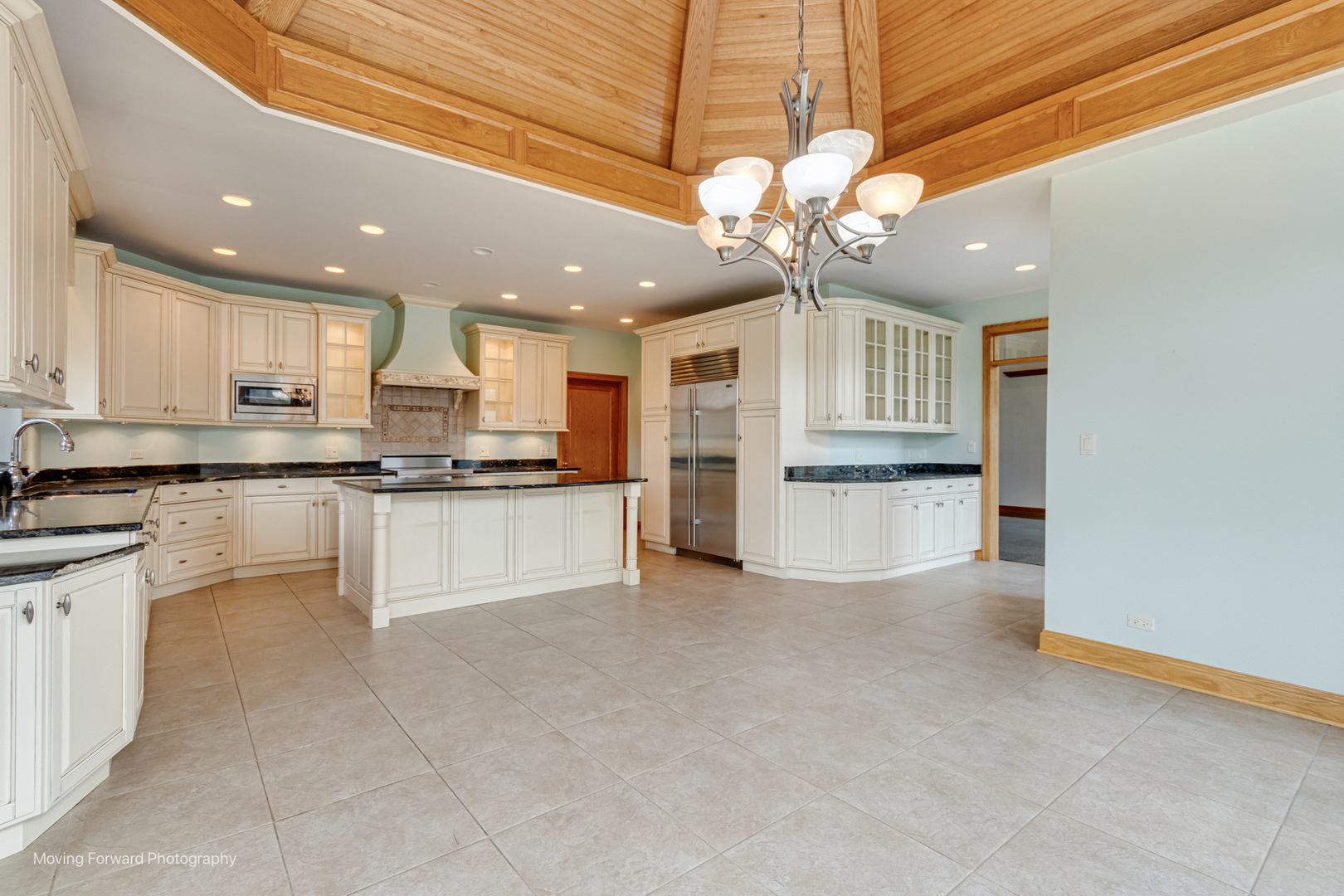 1773 Whispering Court Addison, IL 60101 - Photo 11 of 46 Gallery Image 11