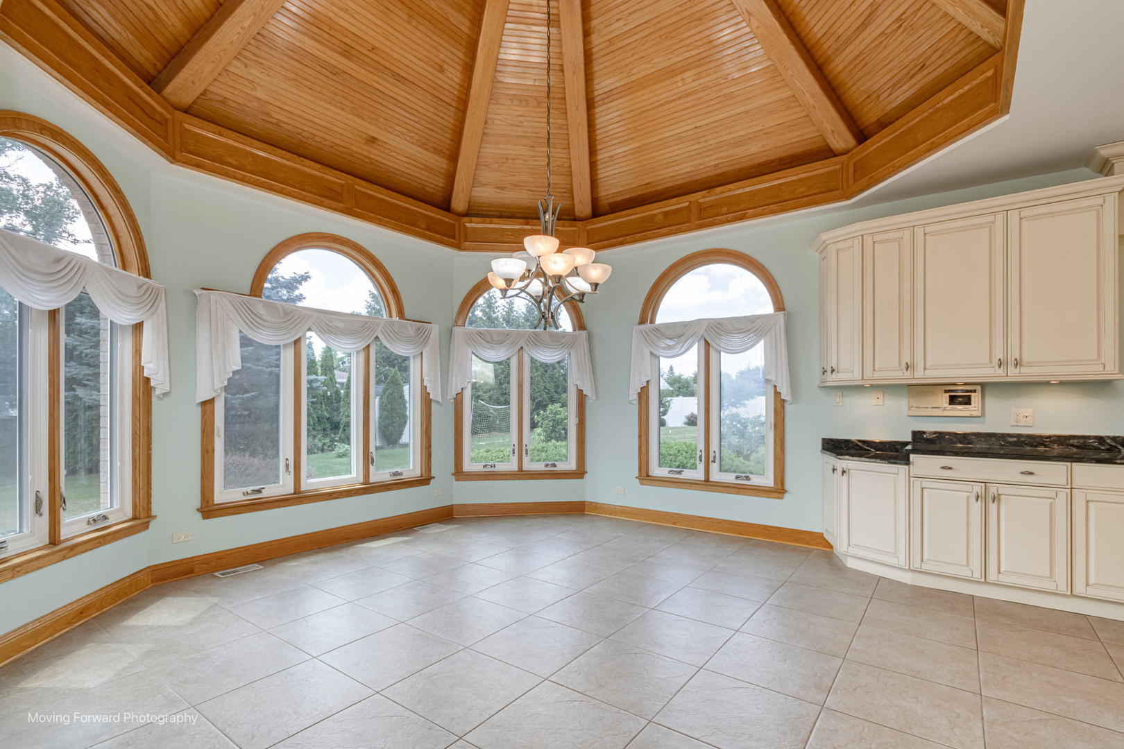 1773 Whispering Court Addison, IL 60101 - Photo 14 of 46 Gallery Image 14