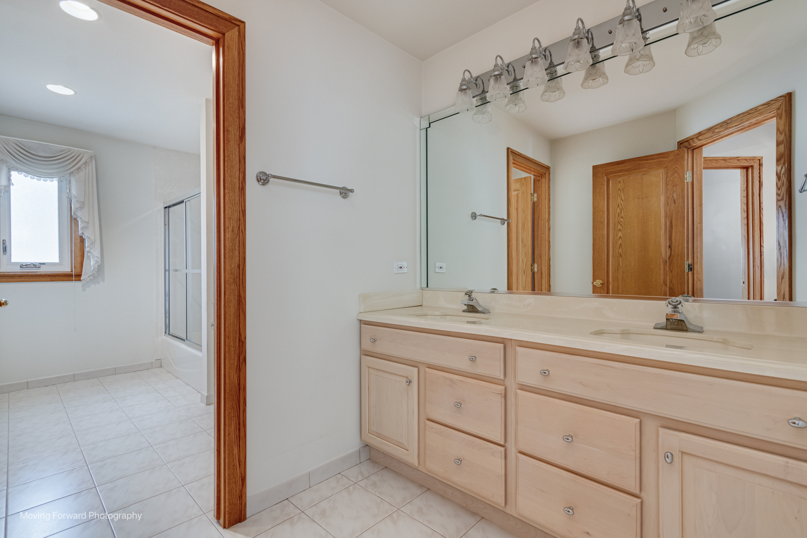 1773 Whispering Court Addison, IL 60101 - Photo 32 of 46 Gallery Image 32