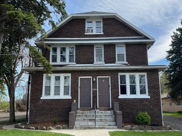 $519,000 | 1425 10th Street, Waukegan, IL 60085