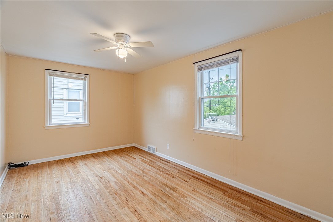 4092 Charlton Road Cleveland, OH 44121 - Photo 19 of 33 Gallery Image 19