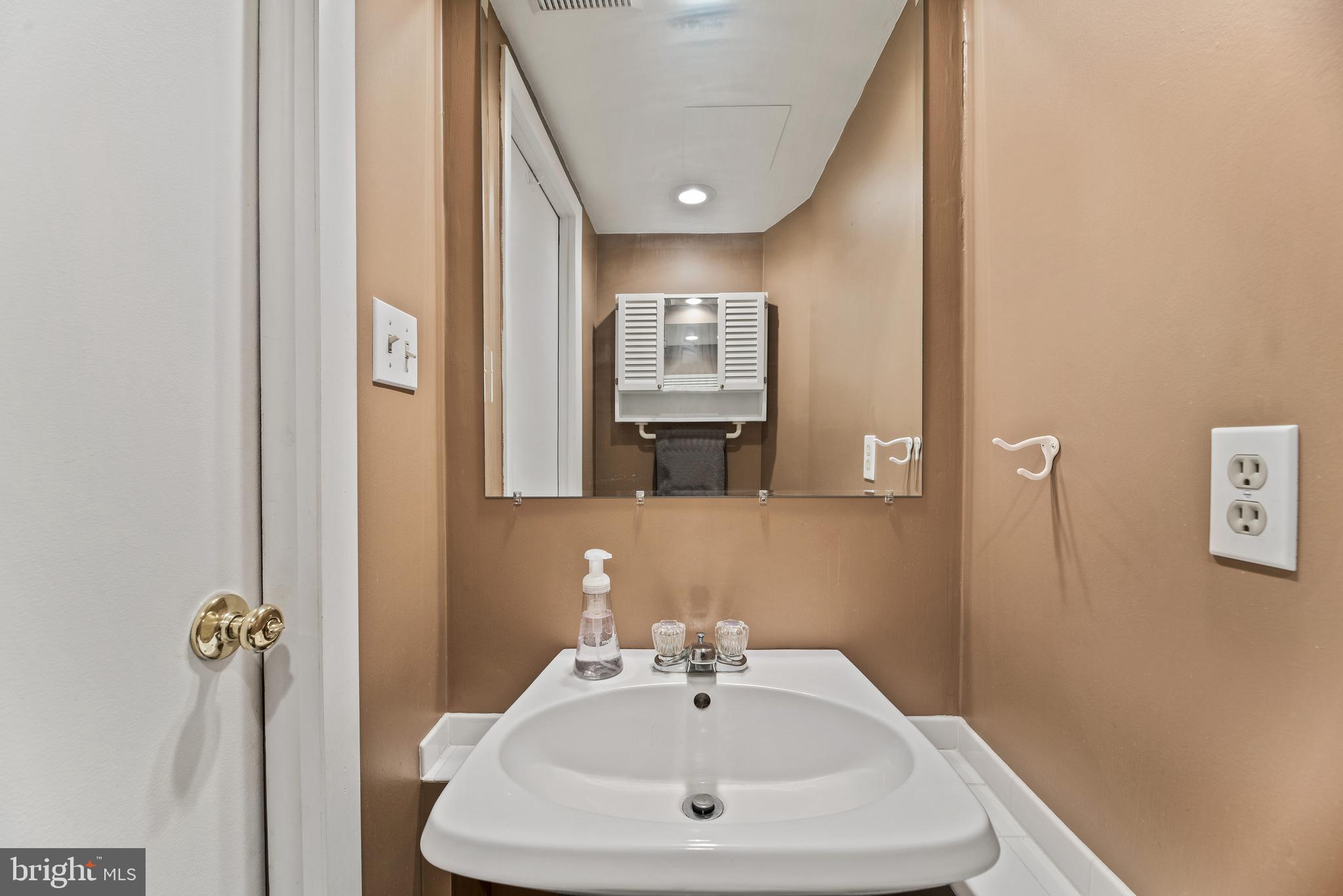 1835 Darrich Drive Baltimore, MD 21234 - Photo 16 of 30