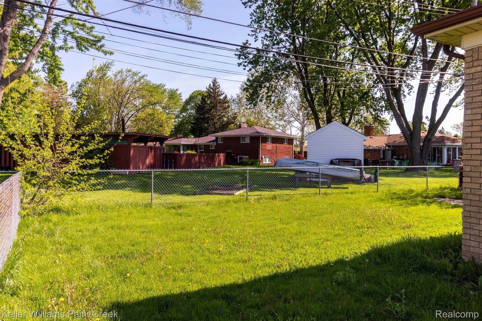 11031 12 Mile Road Warren, MI 48093 - Photo 41 of 41 yard (8).jpg