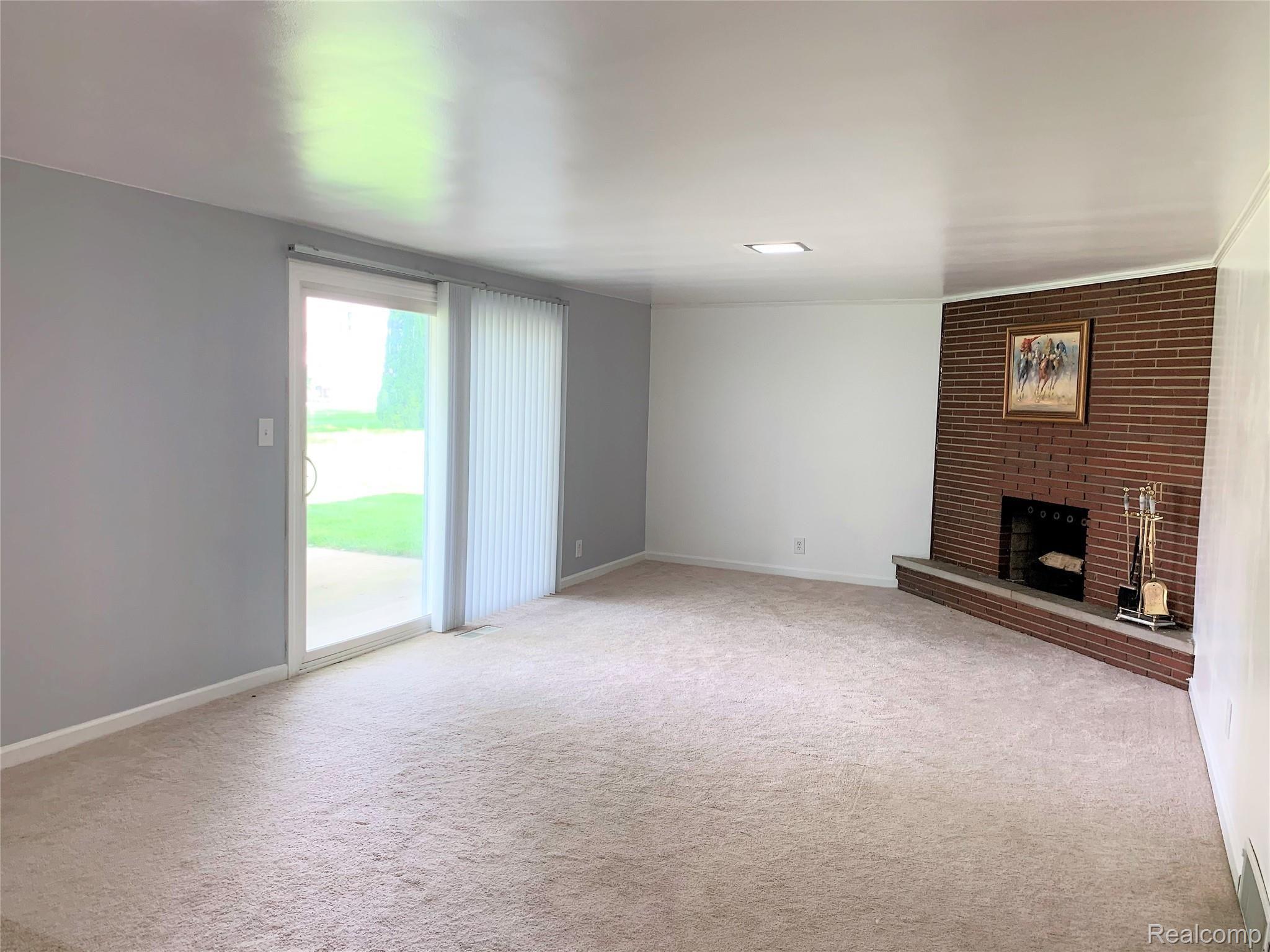 32386 Craftsbury Road Farmington, MI 48334 - Photo 13 of 19 family room - lower level