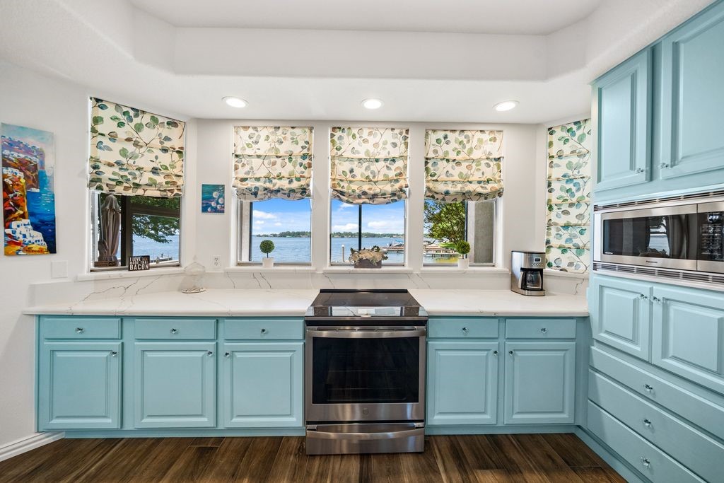 1607 Schooner Point Willis, TX 77318 - Photo 11 of 47 Imagine cooking with this view!!!