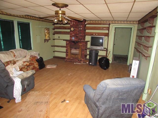 1002 Bayou Blue Road Houma, LA 70364 - Photo 6 of 11 LIVING ROOM