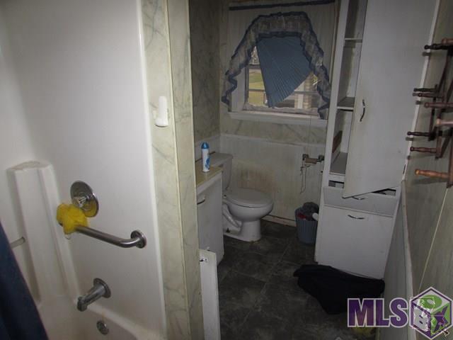 1002 Bayou Blue Road Houma, LA 70364 - Photo 7 of 11 BATHROOM 2