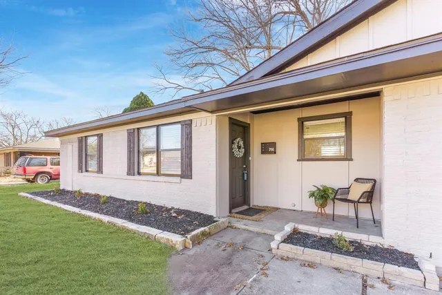 $314,999 | 714 Pleasant Valley Road, Garland, TX 75040