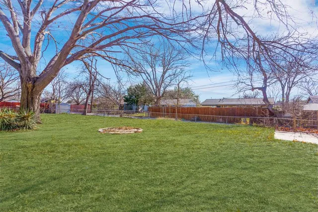 $314,999 | 714 Pleasant Valley Road, Garland, TX 75040