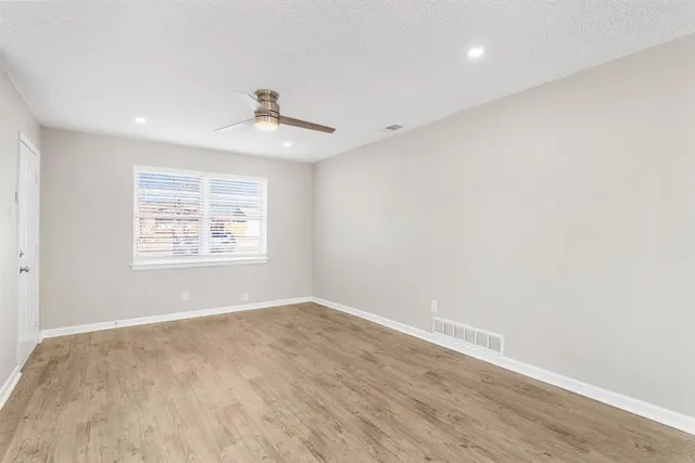 $314,999 | 714 Pleasant Valley Road, Garland, TX 75040