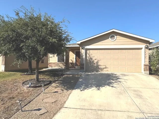 $2,150 | 7699 Paraiso Haven, Boerne, TX 78015