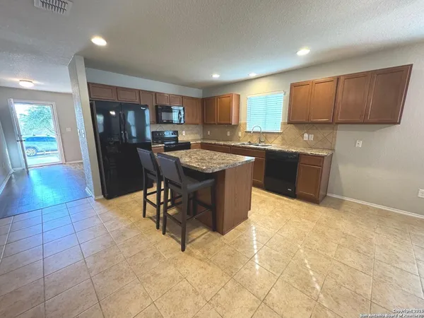 $2,150 | 7699 Paraiso Haven, Boerne, TX 78015