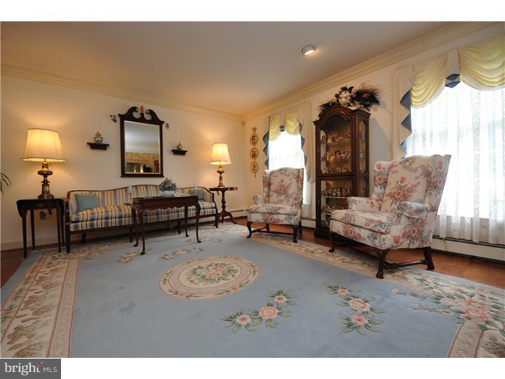 270 Norristown Road Blue Bell, PA 19422 - Photo 7 of 24 Living Room