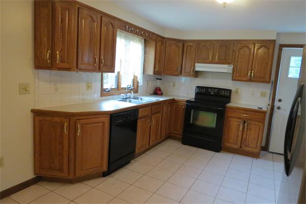 92 Long Pond Road Westfield, MA 01085 - Photo 4 of 13