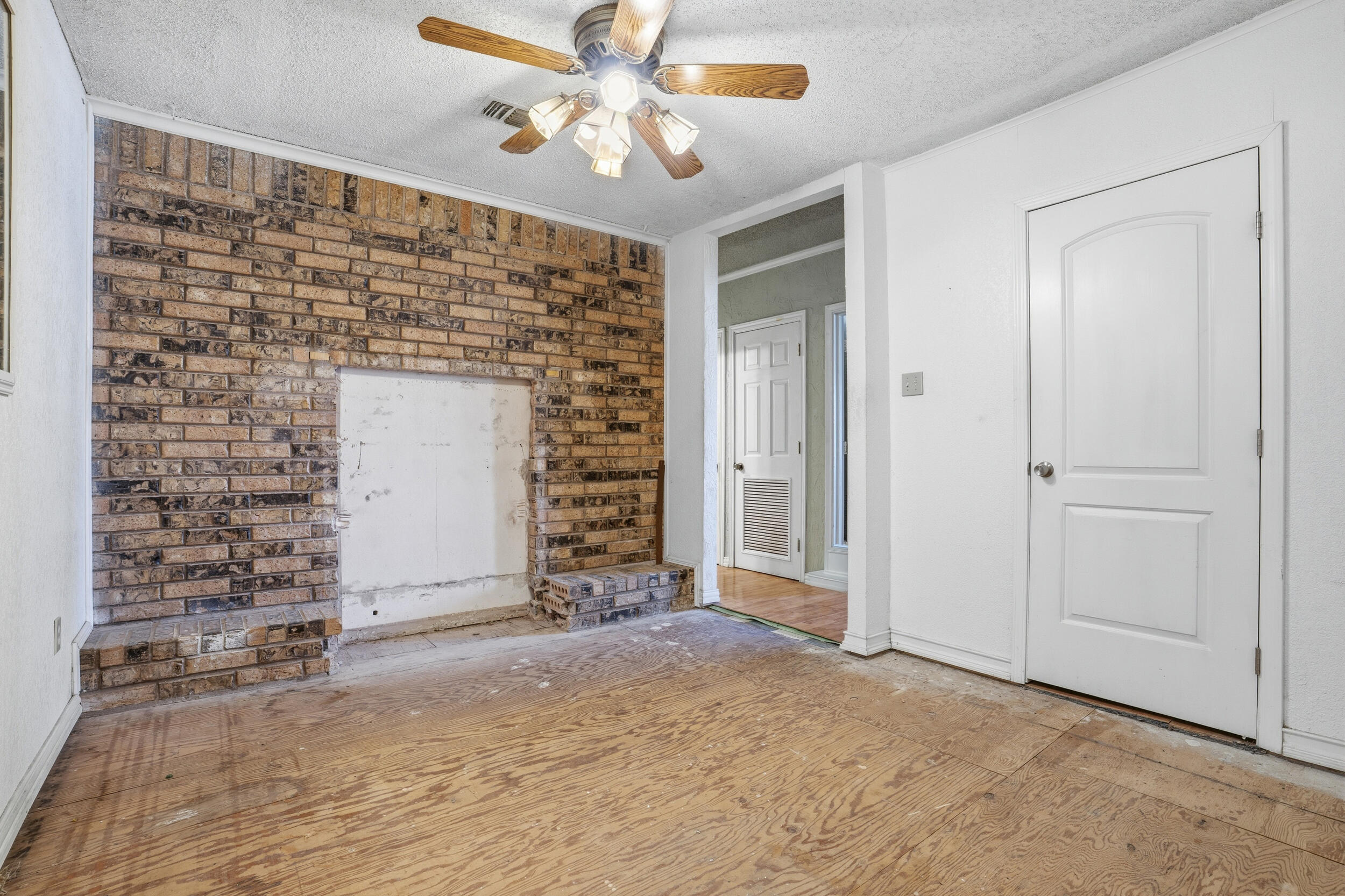 1020 South 14th Street Slaton, TX 79364 - Photo 8 of 20 10_dsc05469