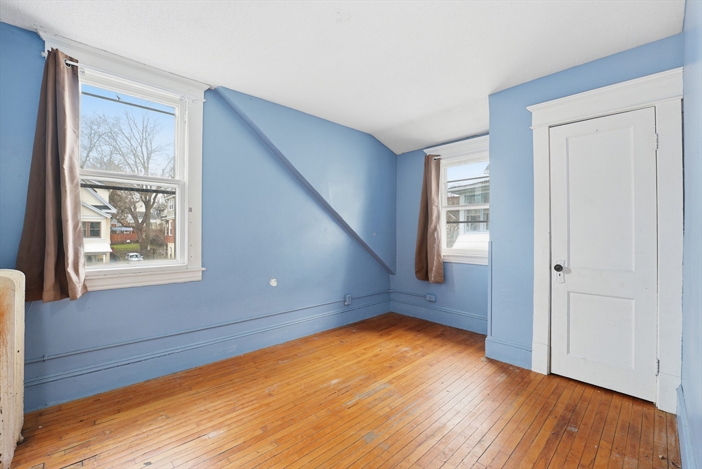 127 Orange Street Springfield, MA 01108 - Photo 20 of 37