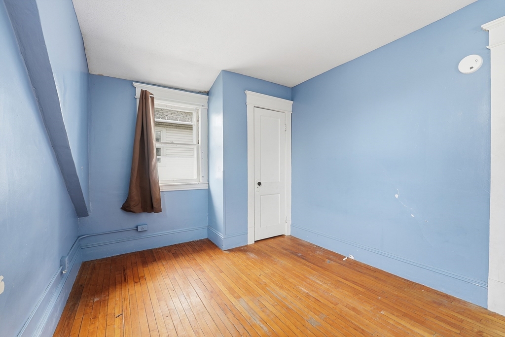 127 Orange Street Springfield, MA 01108 - Photo 21 of 37