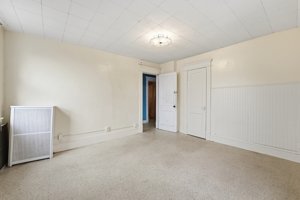 127 Orange Street Springfield, MA 01108 - Photo 24 of 37