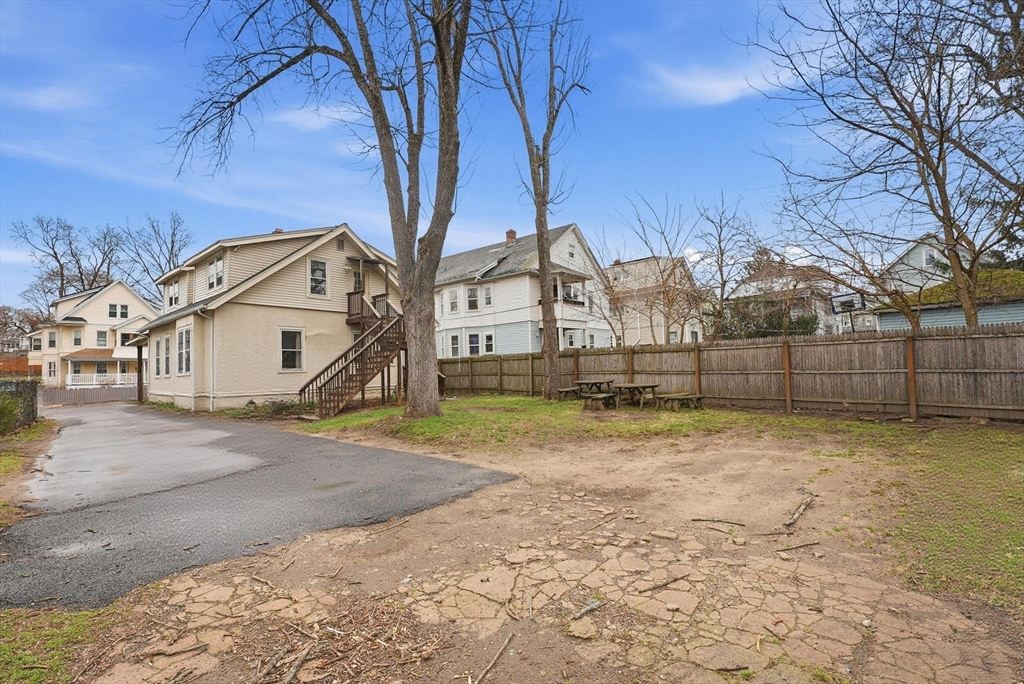 127 Orange Street Springfield, MA 01108 - Photo 34 of 37