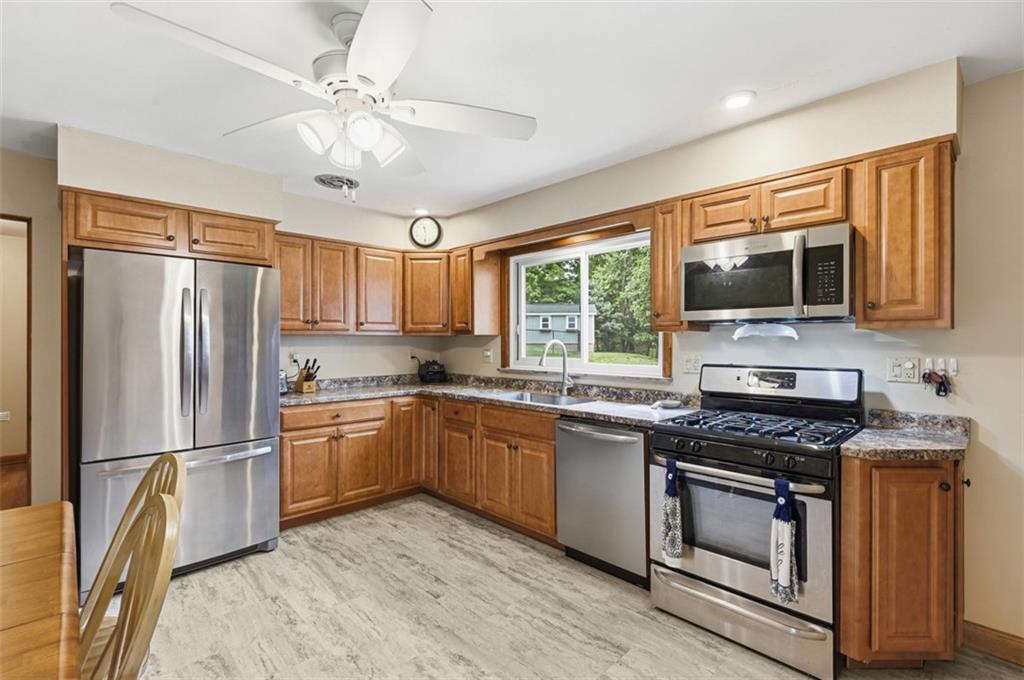 2207 Ridgevue Avenue Aliquippa, PA 15001 - Photo 13 of 41