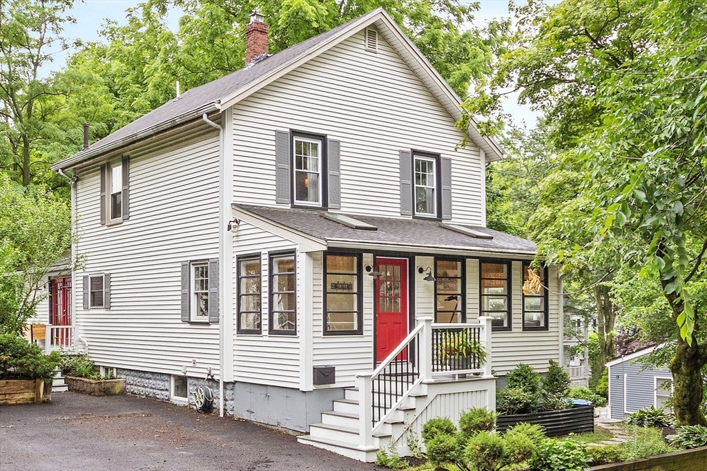 7 Intervale Street Woburn, MA 01801 - Photo 2 of 34