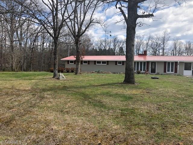 1631 Sexton Road Denton, NC 27239 - Photo 2 of 15 HUGE Yard + Pool!