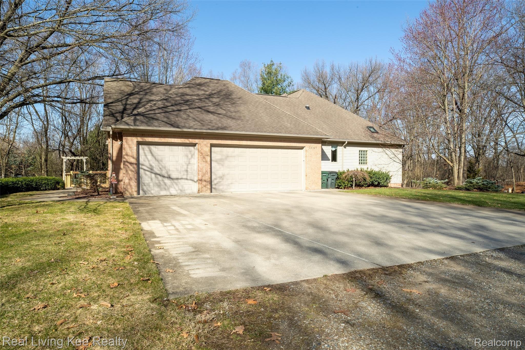 3648 Gregory Road Lake Orion, MI 48359 - Photo 47 of 68 3648 Gregory-13.jpg