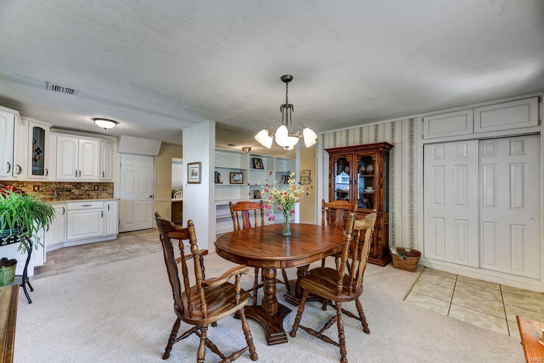 1128 Ruth Drive St. Louis, MO 63122 - Photo 4 of 19 Gallery Image 4