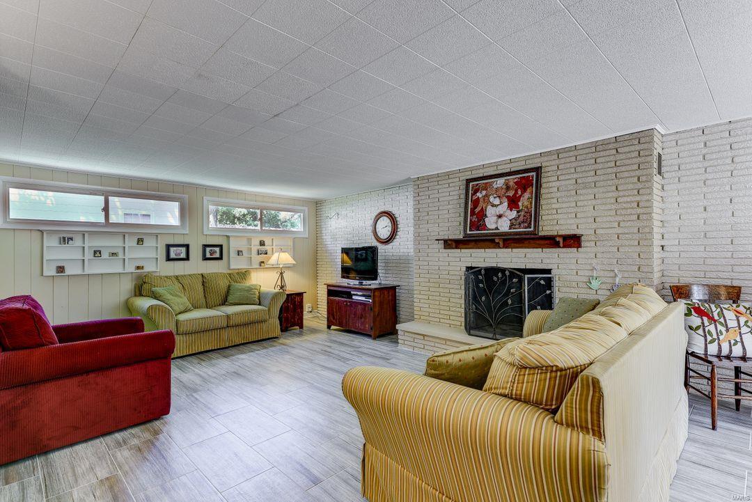 1128 Ruth Drive St. Louis, MO 63122 - Photo 8 of 19 Gallery Image 8