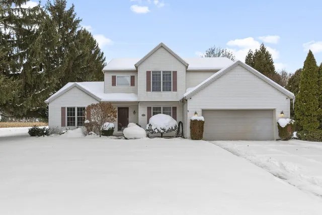 $549,000 | 1701 J W Way, St. Joseph, MI 49085